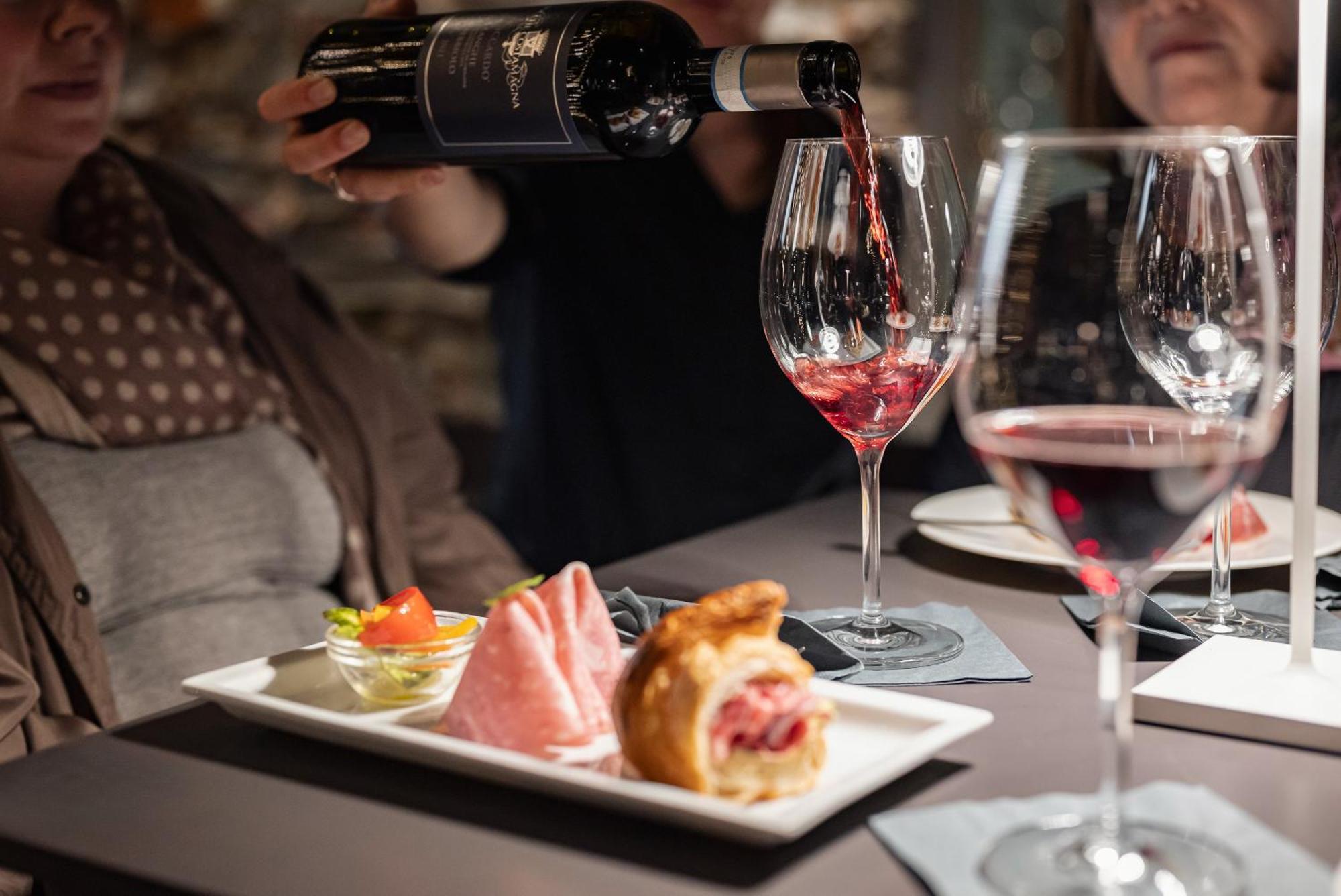 Uve Rooms & Wine Bar La Morra Ngoại thất bức ảnh